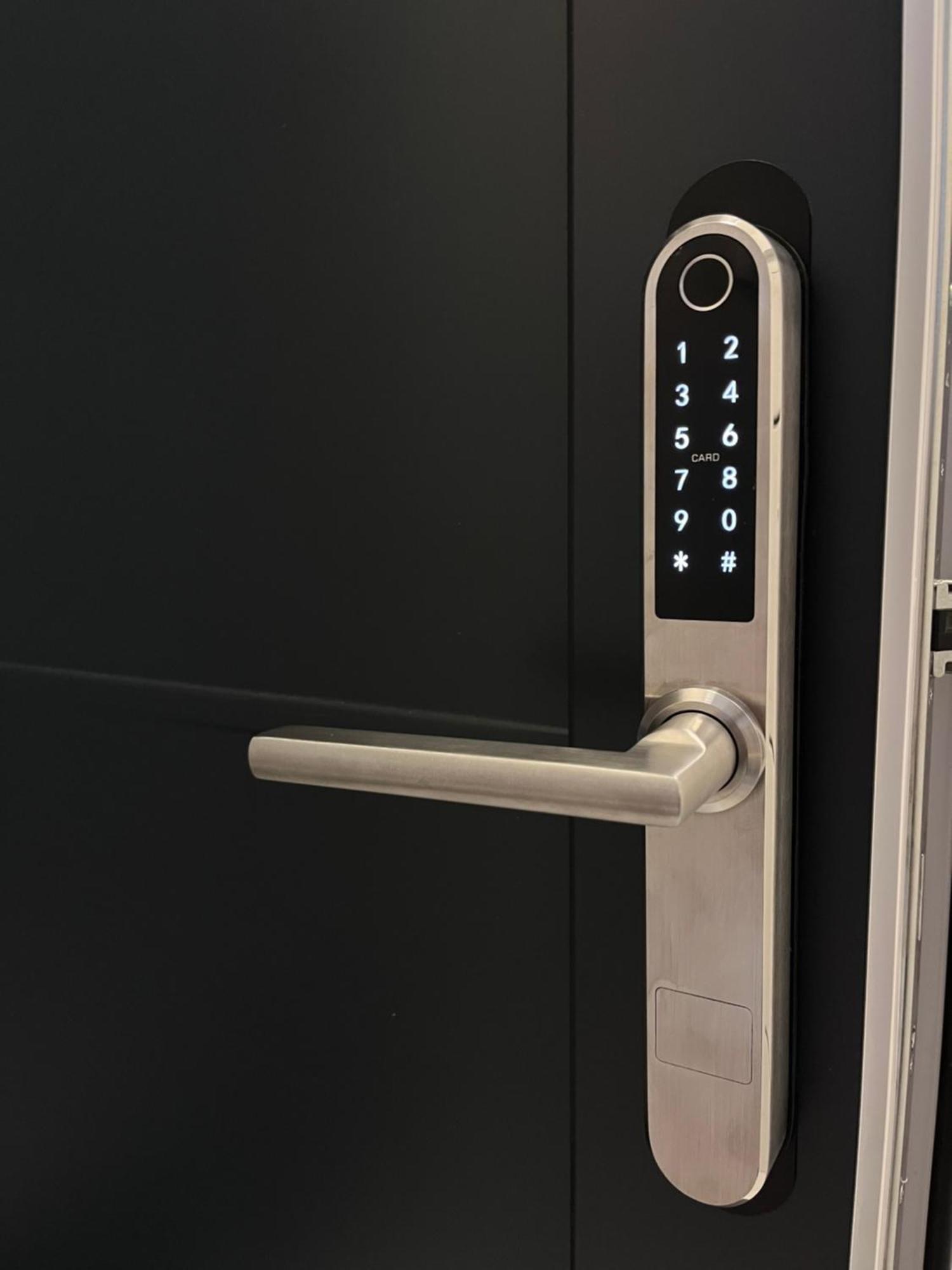 One Step Apartman - City Center With Self Check-In 솜버트헤이 외부 사진