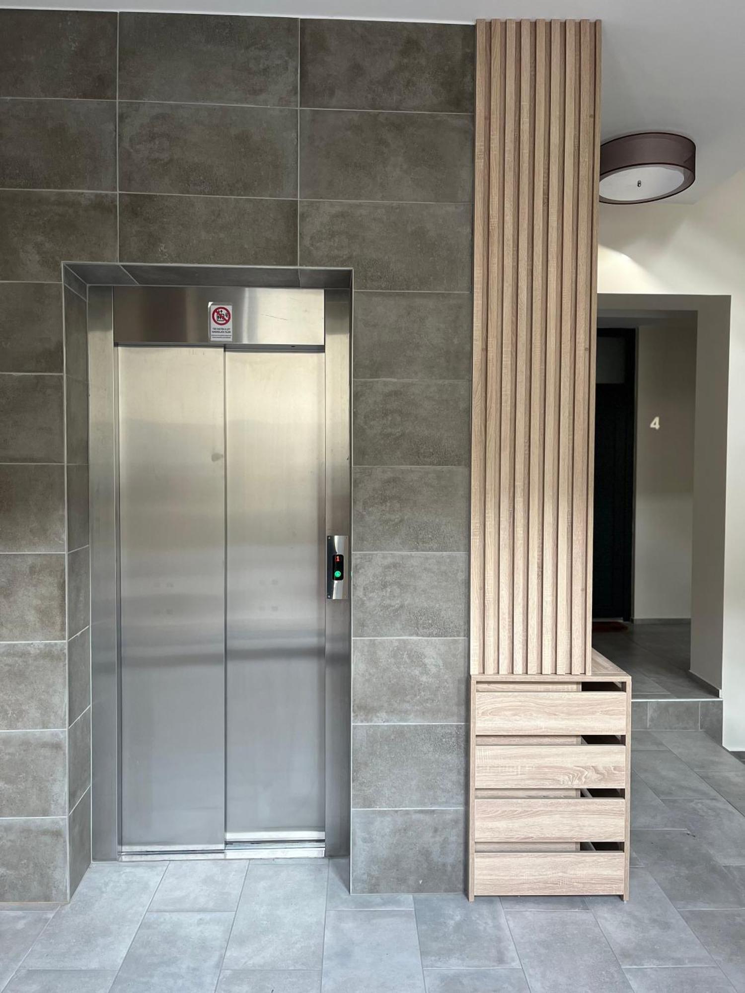 One Step Apartman - City Center With Self Check-In 솜버트헤이 외부 사진